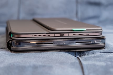 De case (hieronder) is bijvoorbeeld twee keer zo dik als de Flip Folio.