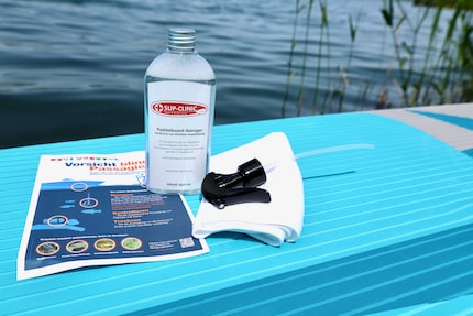 Gemakkelijker mee te nemen dan heet water: de SUP Clinic reinigingskit.