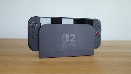 De Switch 2 in het TV-dock. De ingebouwde ventilator blijft altijd fluisterstil.