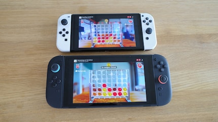 Ik speel «Vier overwinningen» tegen mezelf via GameShare.