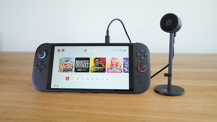 De officiële Switch 2 camera, aangesloten op de tweede USB-C poort van de Switch 2.