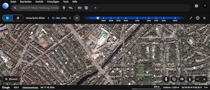 The satellite time travel in Google Earth Pro shows Hoheluft-West in Hamburg on 17 October 2006.
