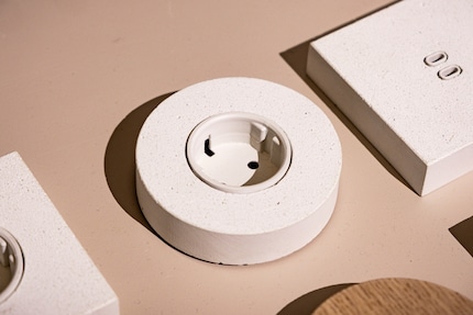 Kloss stopcontact rond, Beton.