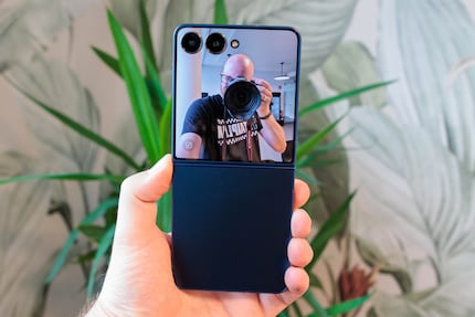 Het buitenste display neemt nu de hele bovenste helft van de Flip 7 in beslag.