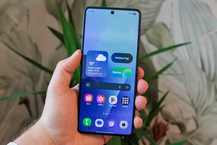 Het binnenste display heeft nu een 21:9 formaat.