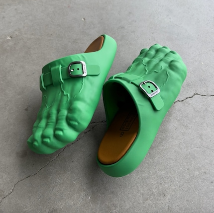 Foot clogs, approx. CHF 89