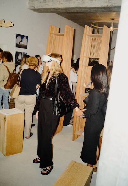 De tentoonstelling Crossroads of Time in de galerie van Thomas Kurer, 2024.