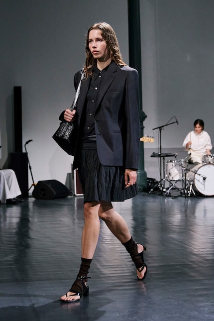 Lemaire SS26: The heels are also exposed.