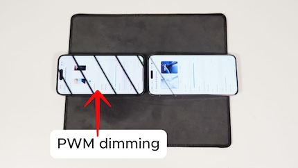 PWM-Dimming schaltet das Display streifenweise aus. Je tiefer die Helligkeitseinstellung, desto breiter werden die Streifen.