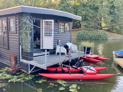 In deze accommodatie bevindt de slaapkamer zich onder de waterlijn.