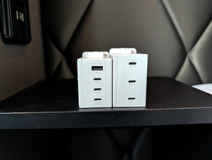 Ports on the Pixel 100 (left) and Pixel 140 (right).