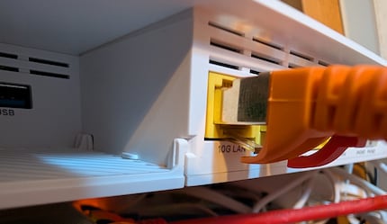 Dit is waar de 10 Gbit/s datastroom uit de router stroomt.