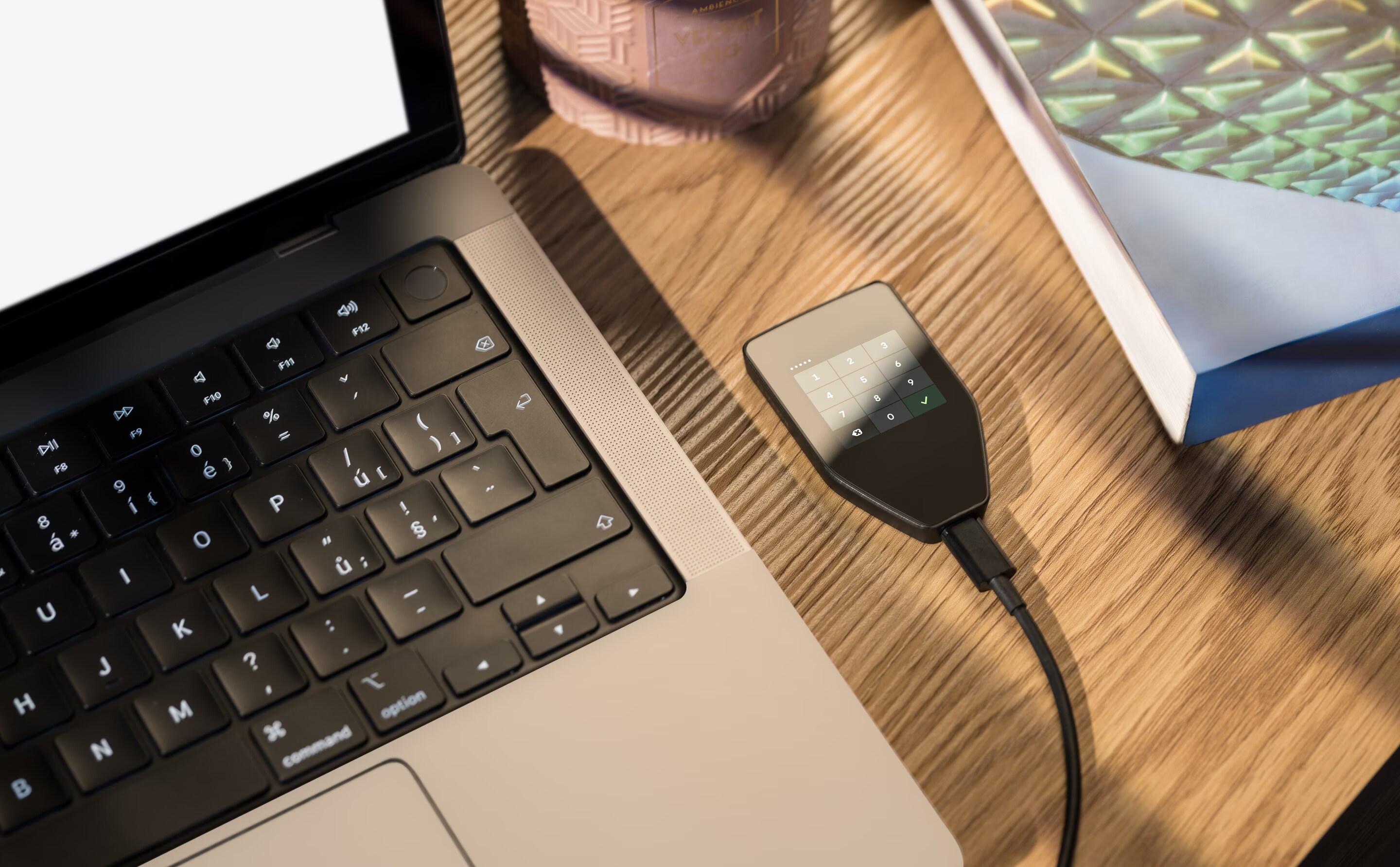 Trezor Safe 5 - Zwart grafiet (Litecoin, Bitcoin, Cardano, Meer, Dogecoin,  Ethereum Klassiek, Bitcoin Cash, Stellaire) - Galaxus